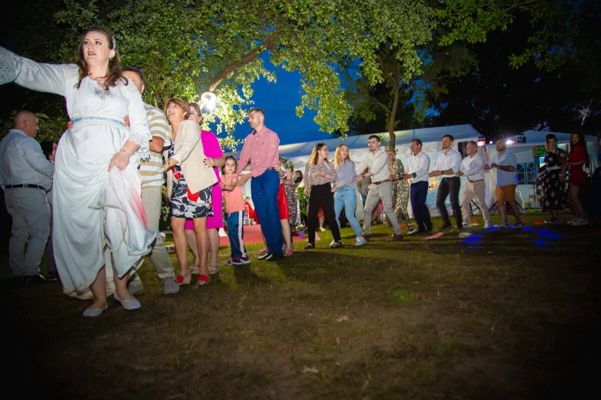 Fotograf nuntă, botez, evenimente Mioveni, Câmpulung, Pitești, București